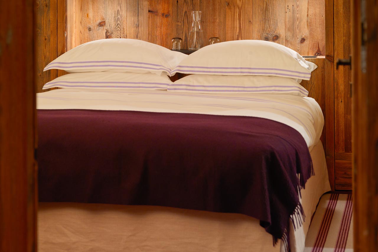 Chalet Les Anges Zermatt double bed close up