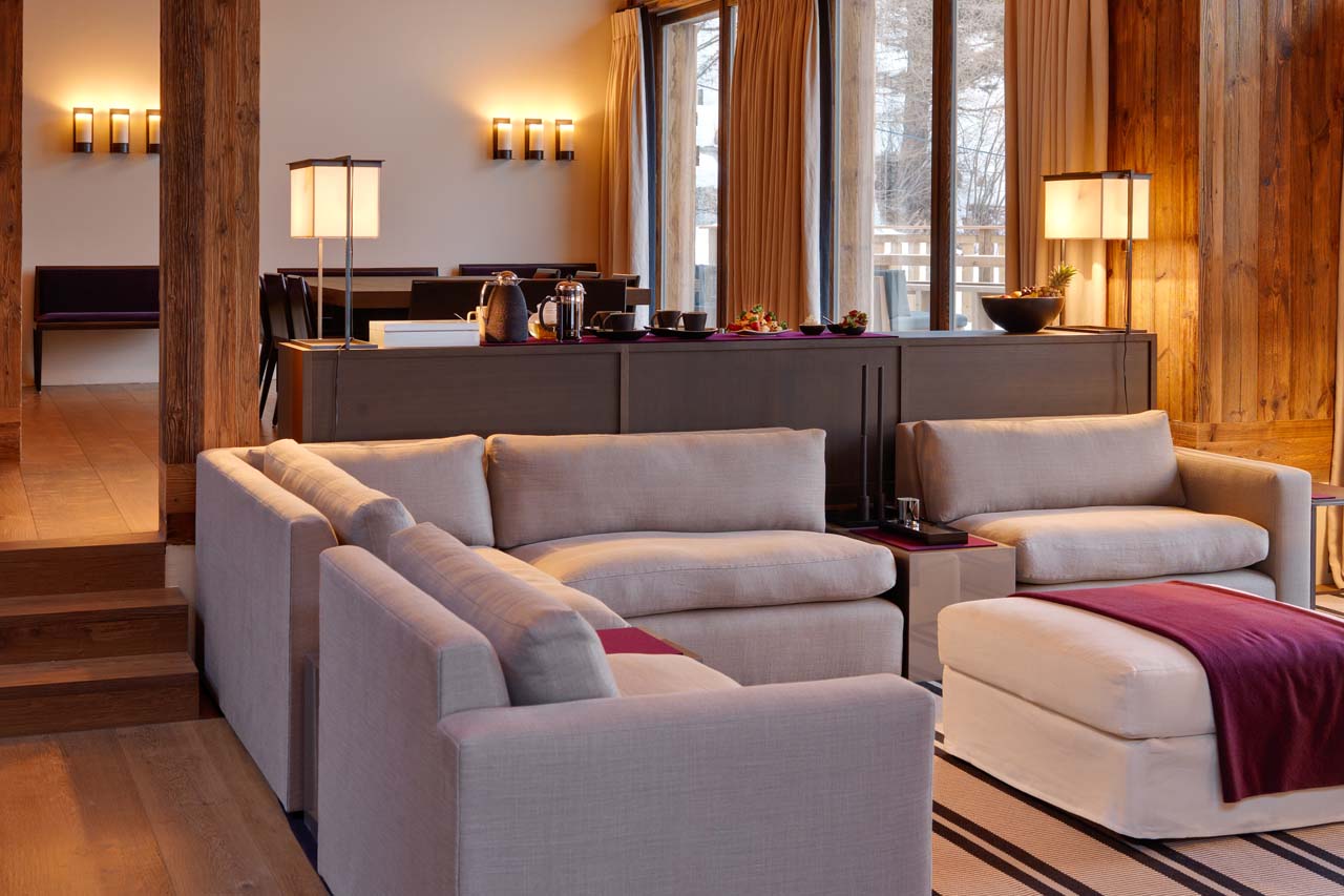 Chalet Les Anges Zermatt comfortable \'L\' shaped sofas