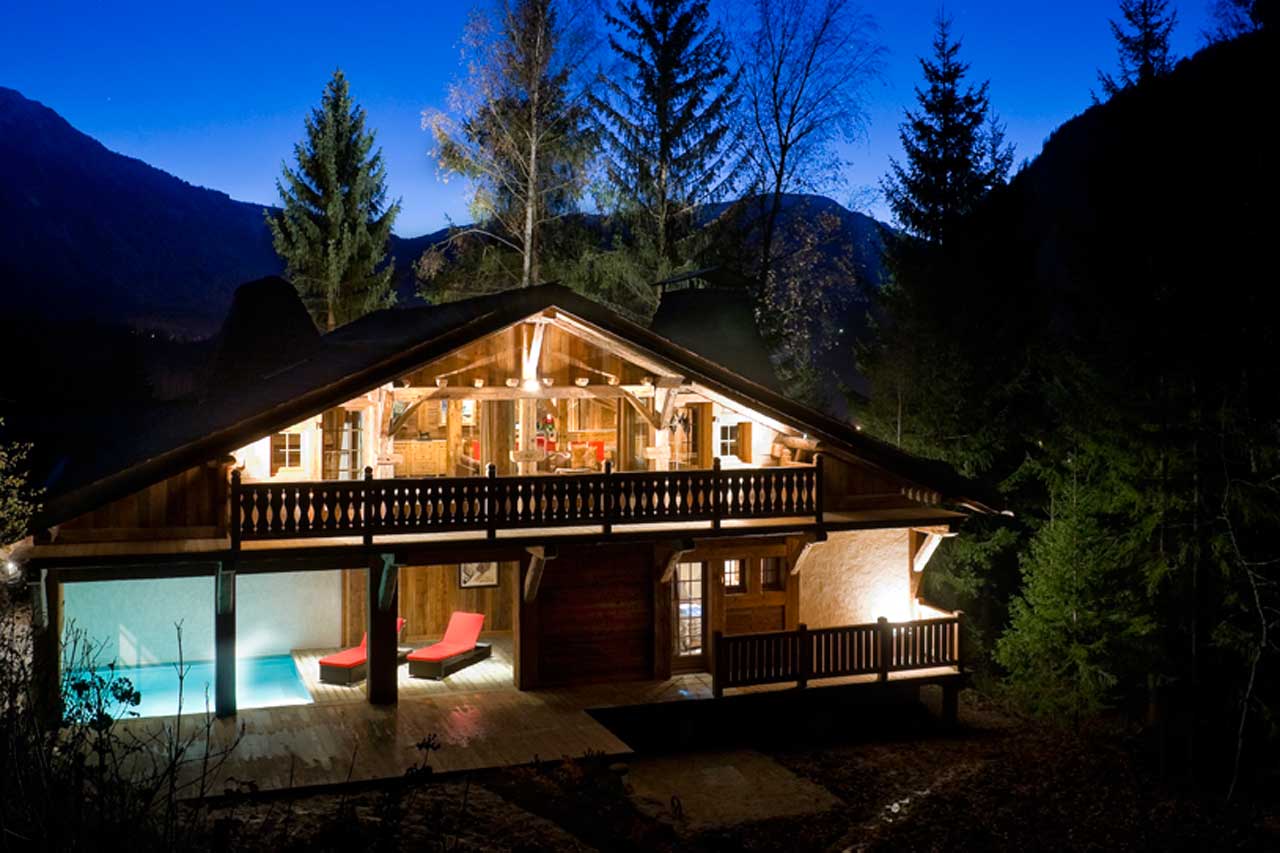 Exterior at night at Chalet Baloo in Chamonix