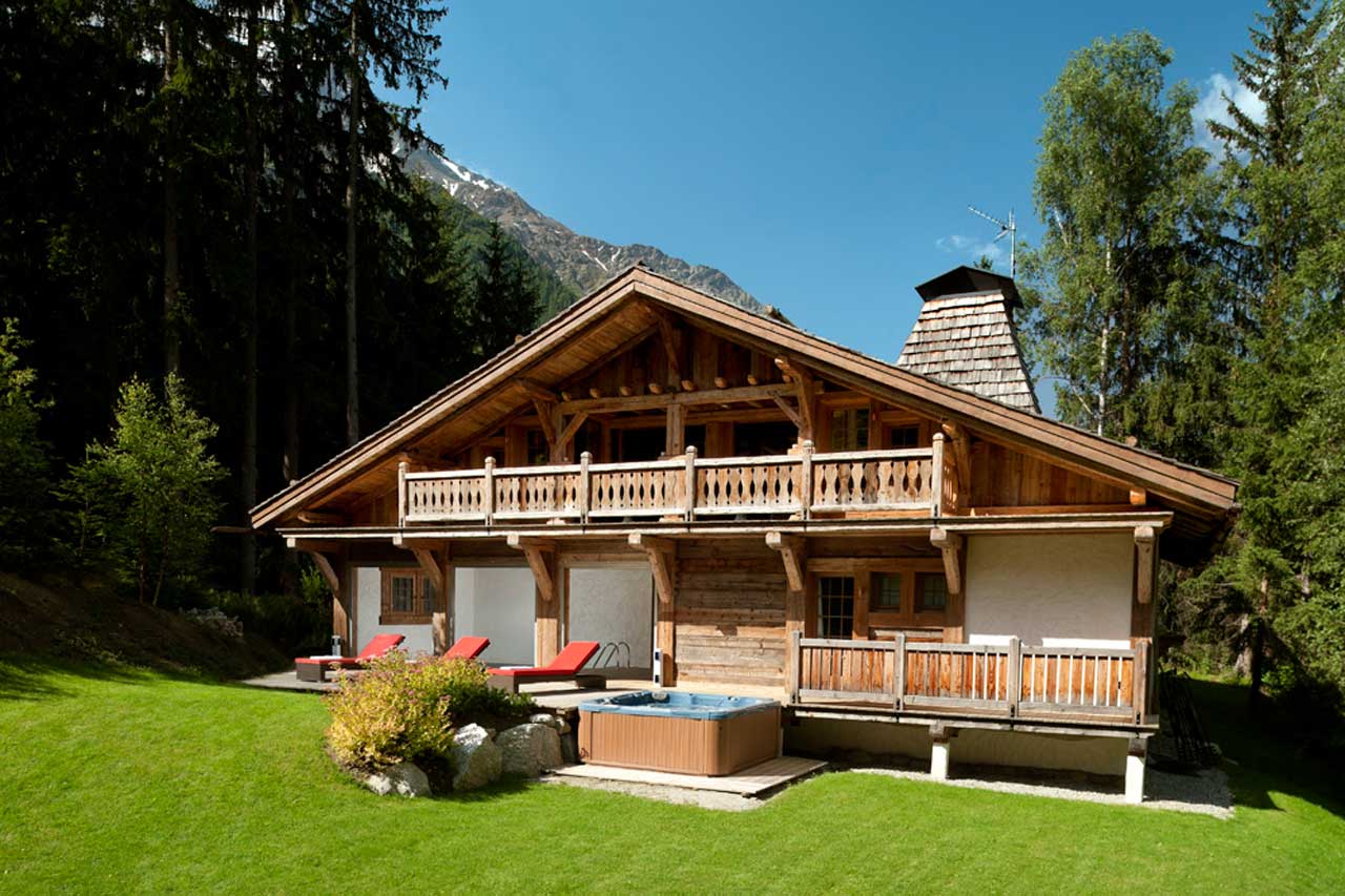 Exterior in summer at Chalet Baloo in Chamonix