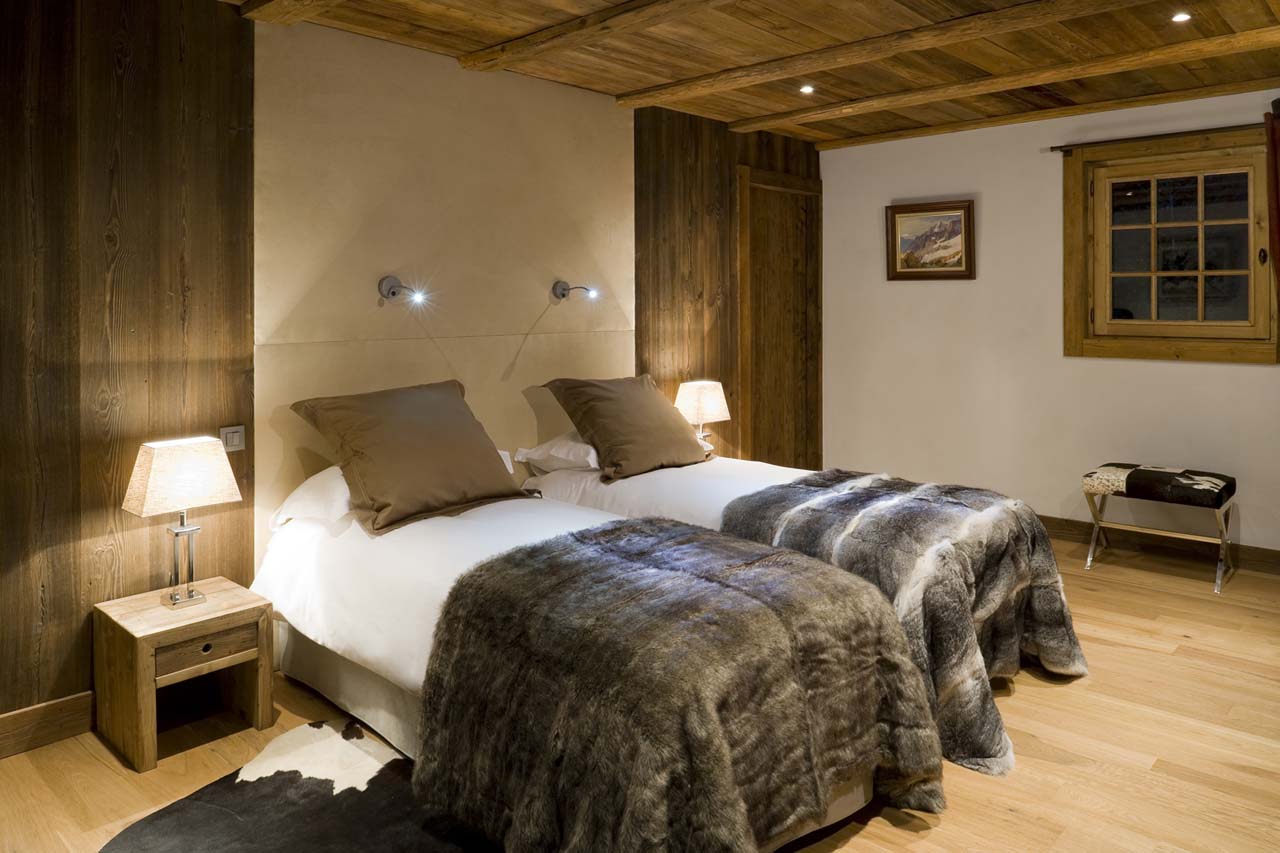 Double/twin bedroom at Chalet Baloo in Chamonix