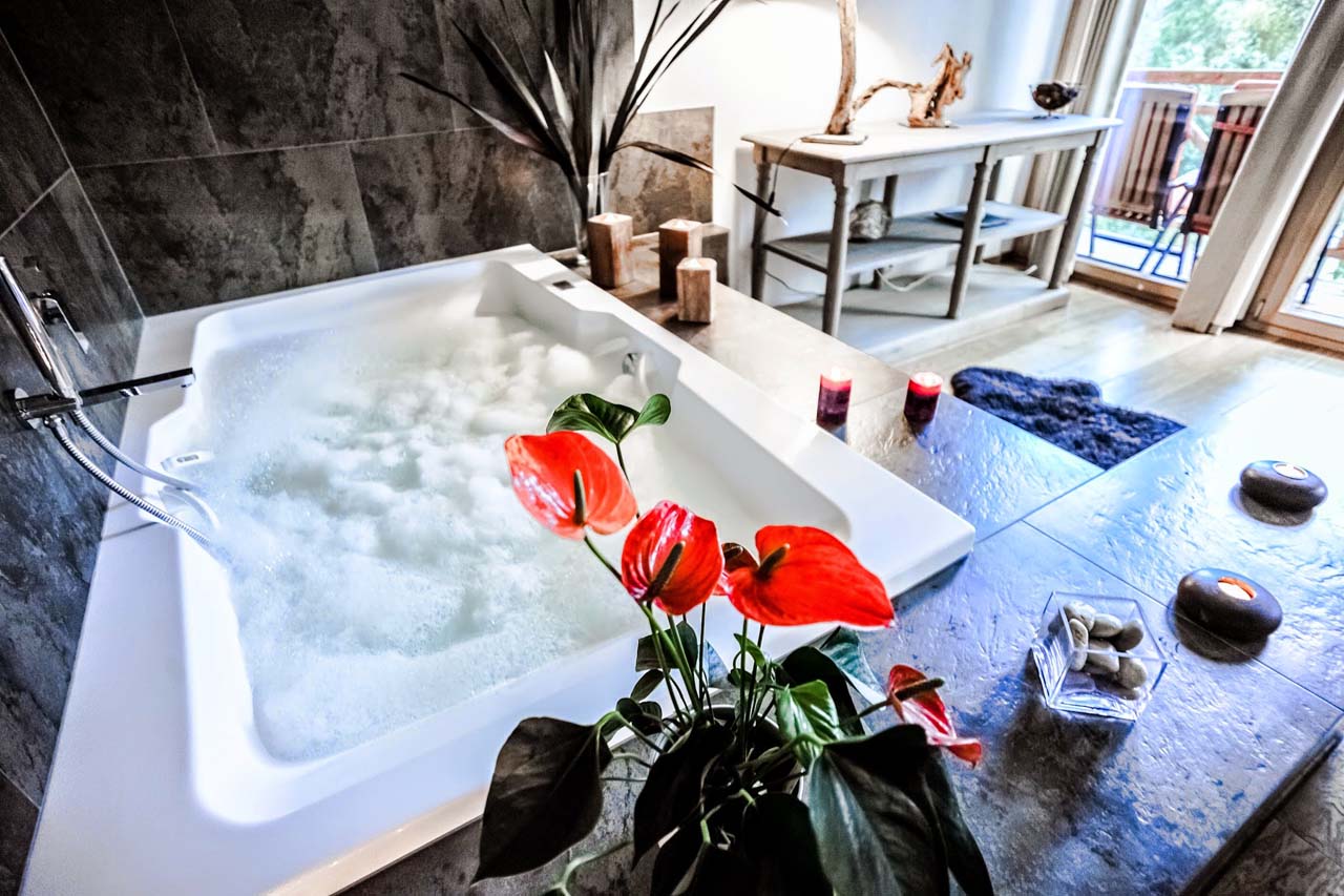 Chalet Le Torrent in Crans Montana bath tub