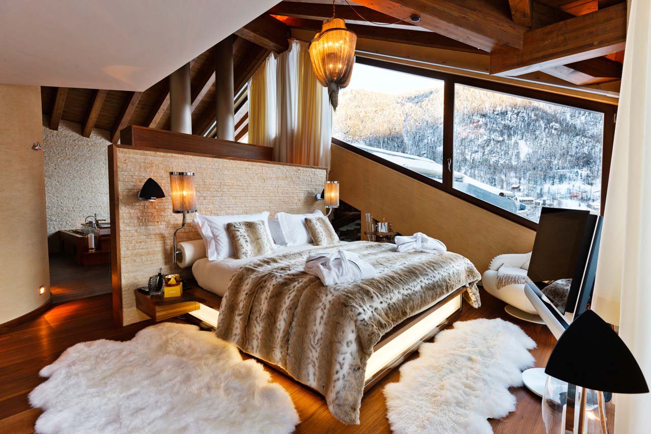 Master bedroom at Chalet Zermatt Peak in Zermatt