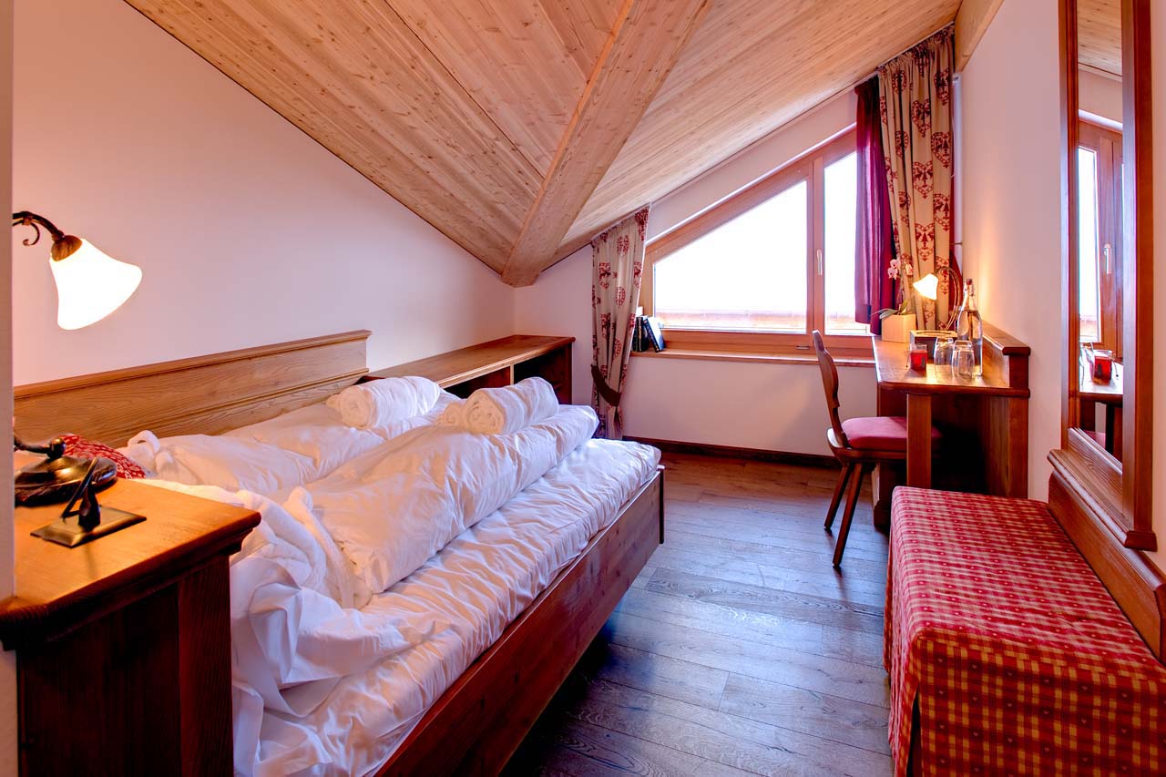Chalet Gemini Zermatt double bedroom with separate WC