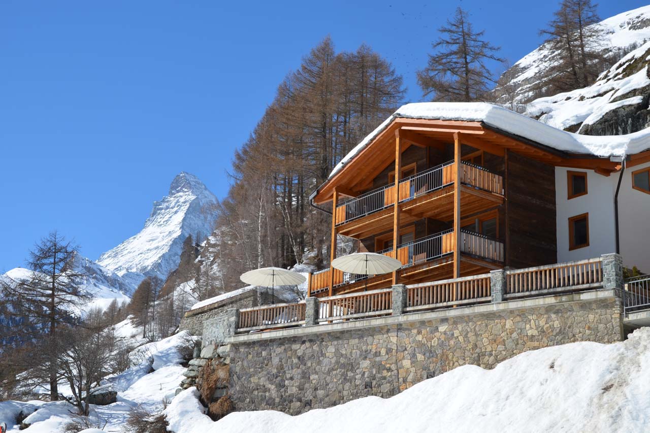 Chalet Gemini Zermatt exterior with view of Matterhorn