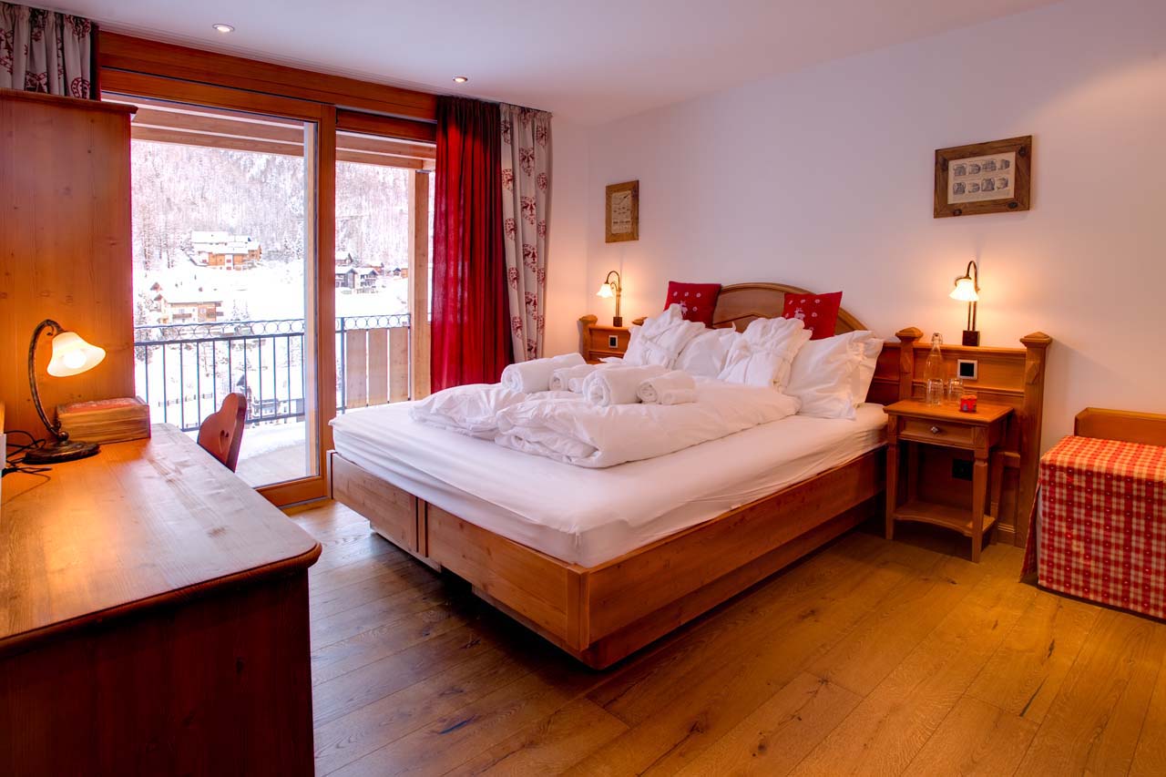 Chalet Gemini Zermatt master bedroom